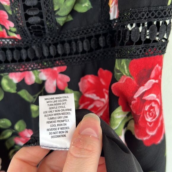 Disney Princess Black and Rose Sleeveless Fit and Flare Eyelet Dress Size Small - Picture 14 of 15